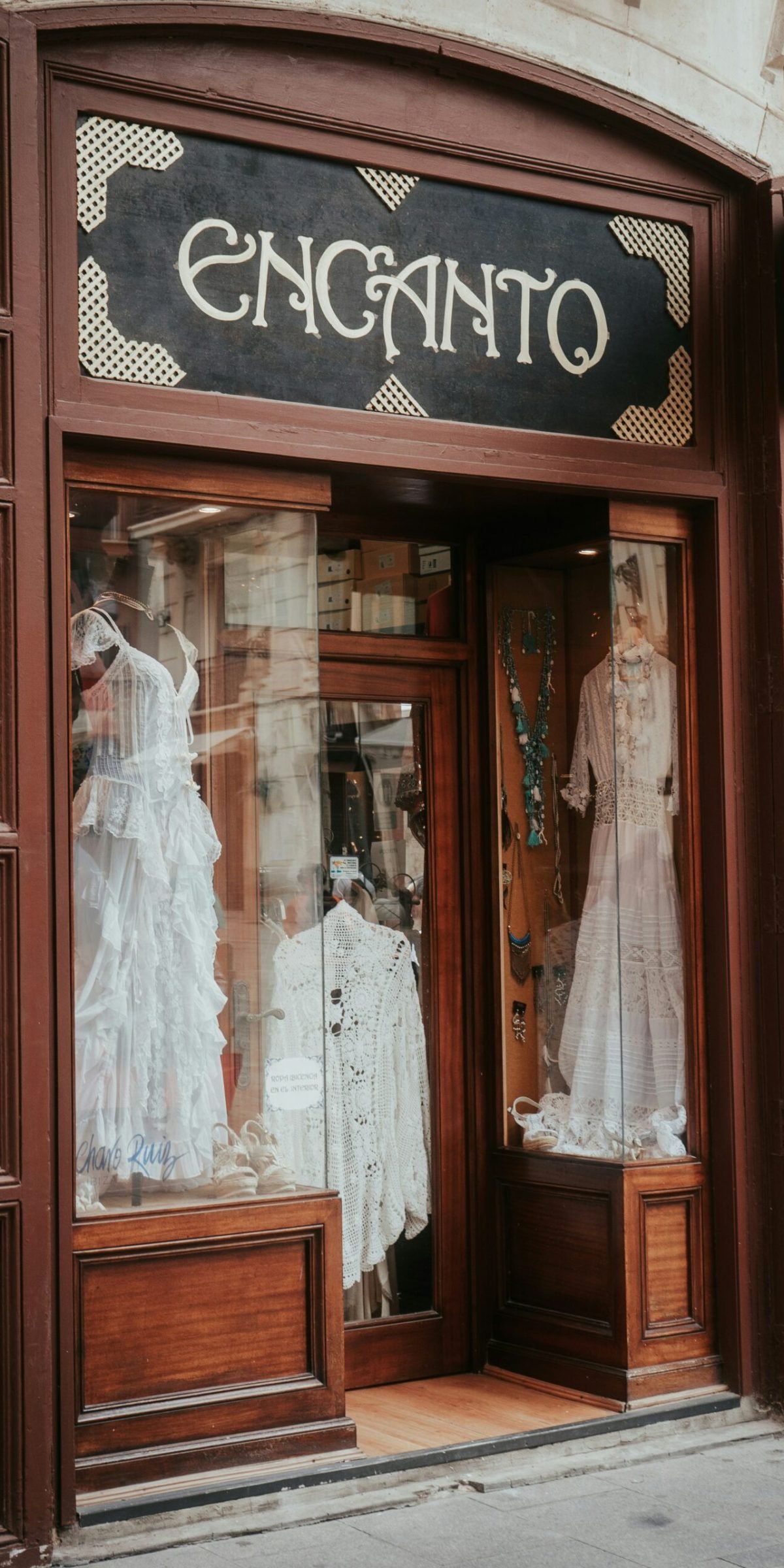 sol-ponce-t2yD-HGHgvA-unsplash